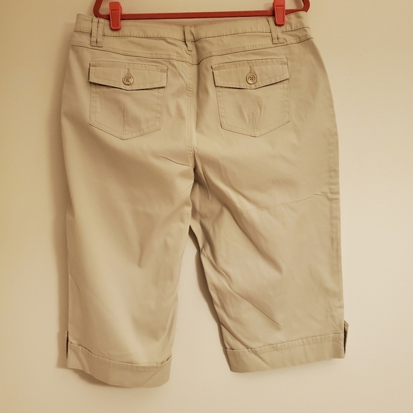 Crop khaki pants Size 20 - Picture 2 of 3